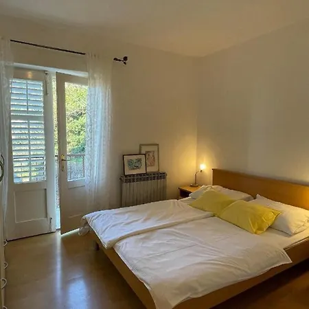 Apartment Sea